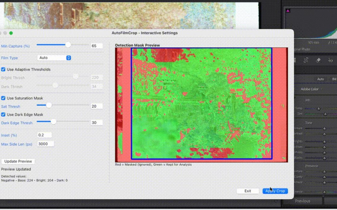 AutoFilmCrop interface showing an automatically detected film frame